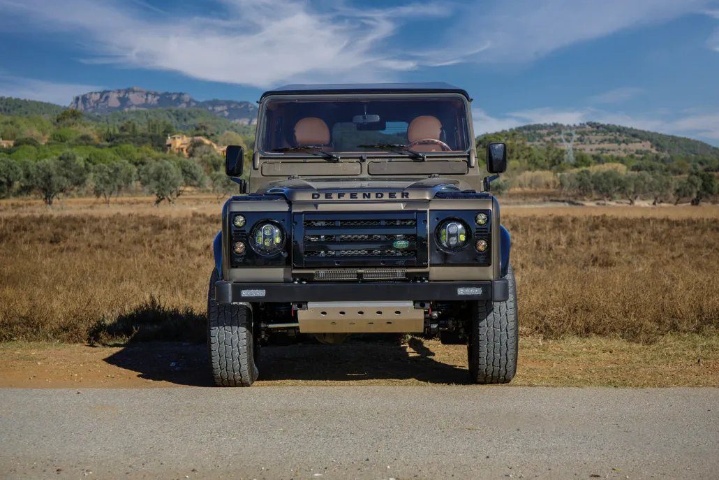 Hermes — Land Rover Defender 110 delivered to London